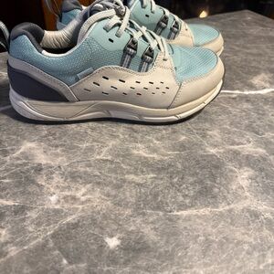 LL Beans Women's Comfort Fitness Walking Shoe Lace Up Hiking Blue Size 10 Wide